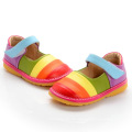 Regenbogen-handgemachtes Baby-quietschende Schuhe Weiche scherzt lederne Schuhe